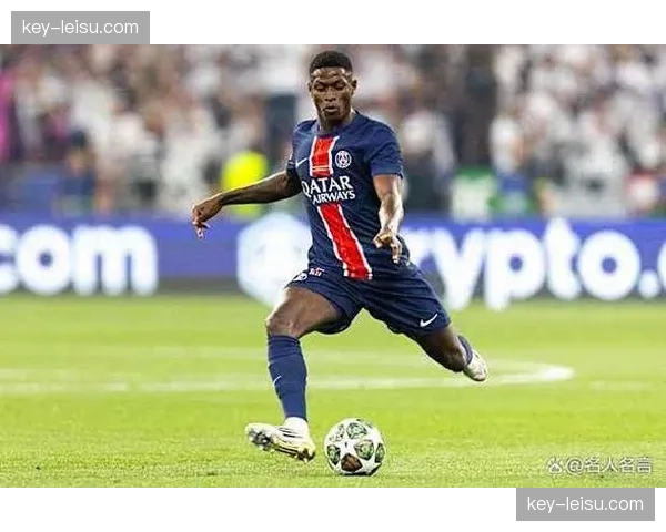 巴黎后卫努诺-门德斯恢复全队合练，有望在赛季末复出